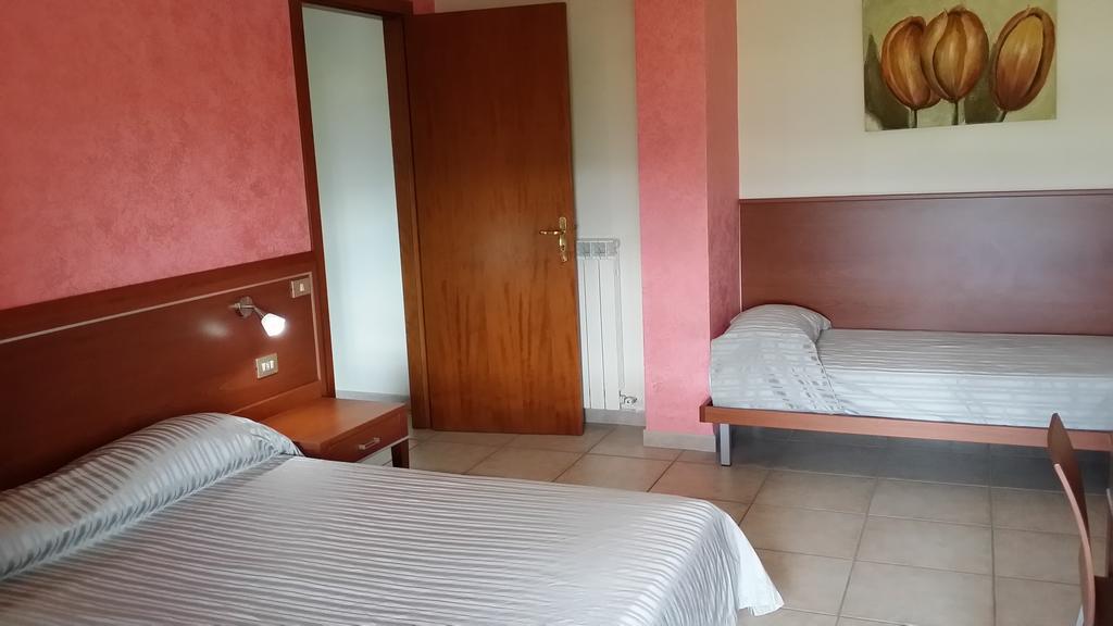 B&B Il Tulipano Rogliano Ruang foto