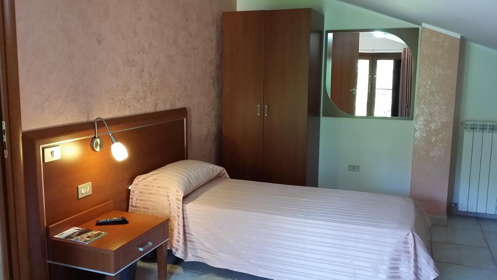 B&B Il Tulipano Rogliano Ruang foto